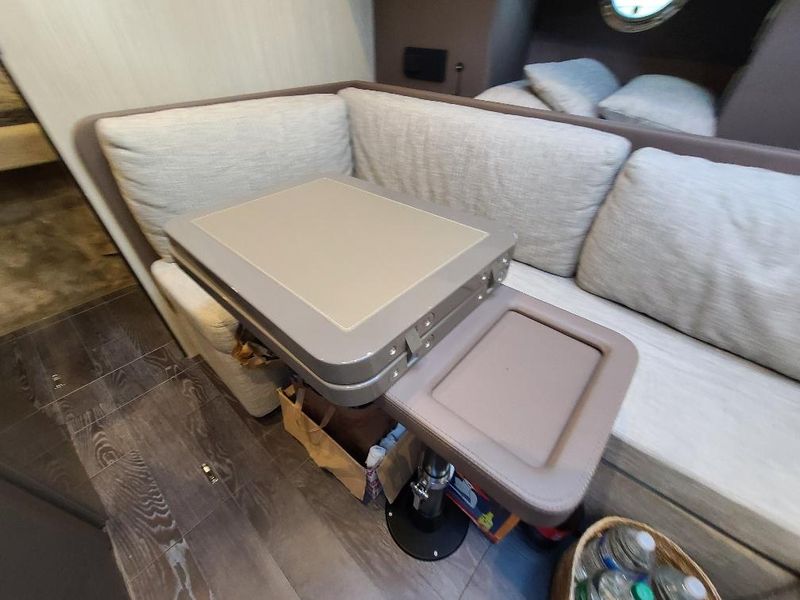 2022 Cranchi M 44 HT