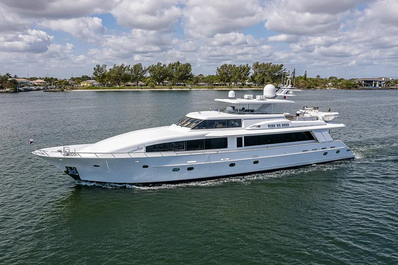 Wire We Here Yacht Photos Pics 