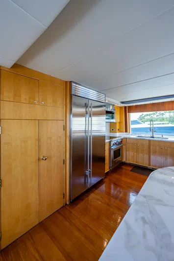 Wire We Here Yacht Photos Pics Spacious kitchen in 1995 Crescent Westport Pilothouse yacht with stainless steel appliances.