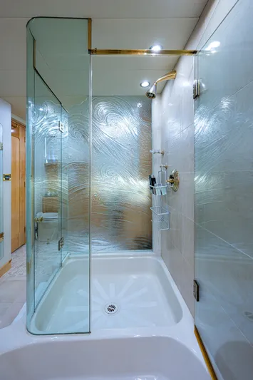 Wire We Here Yacht Photos Pics 