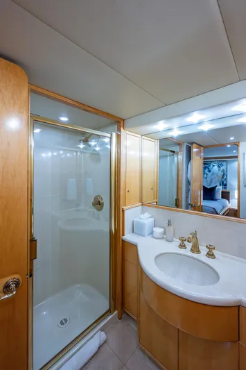 Wire We Here Yacht Photos Pics 