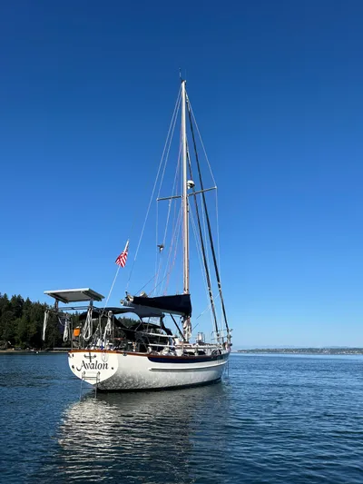 Avalon Yacht Photos Pics 