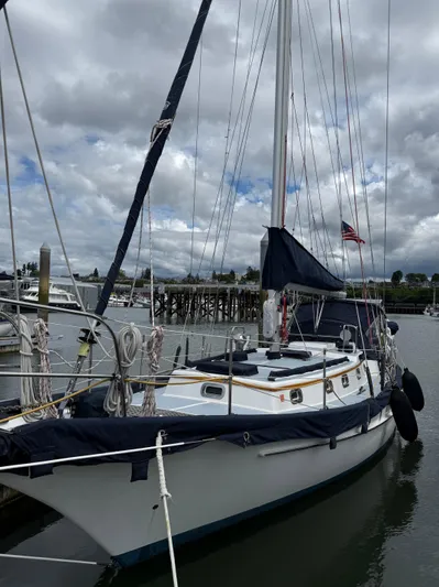 Avalon Yacht Photos Pics 