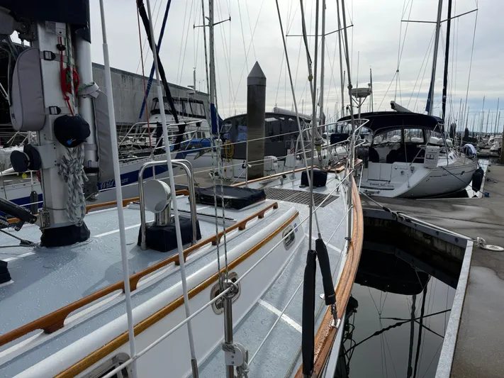 Avalon Yacht Photos Pics 