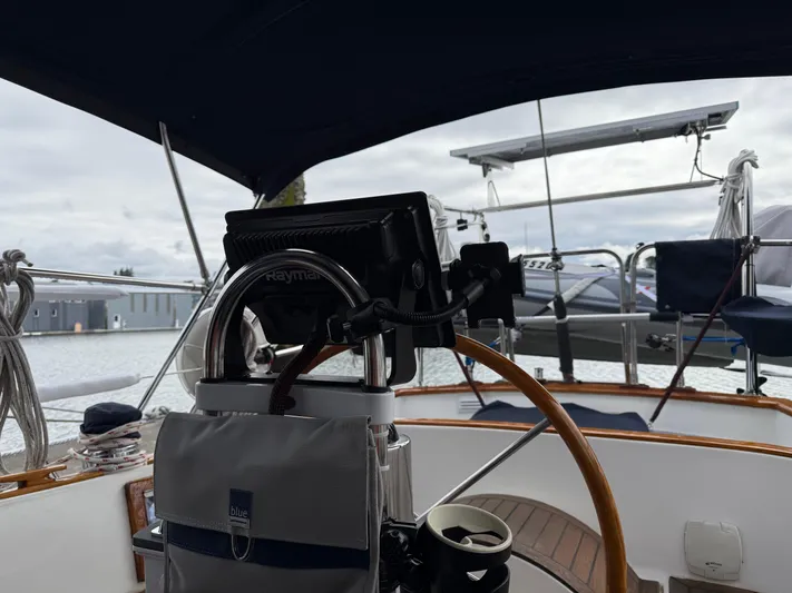 Avalon Yacht Photos Pics 