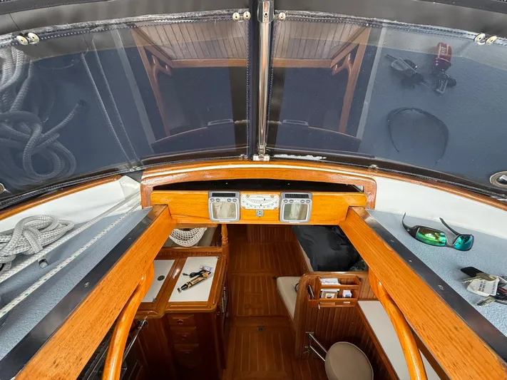 Avalon Yacht Photos Pics 