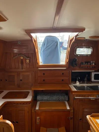 Avalon Yacht Photos Pics 