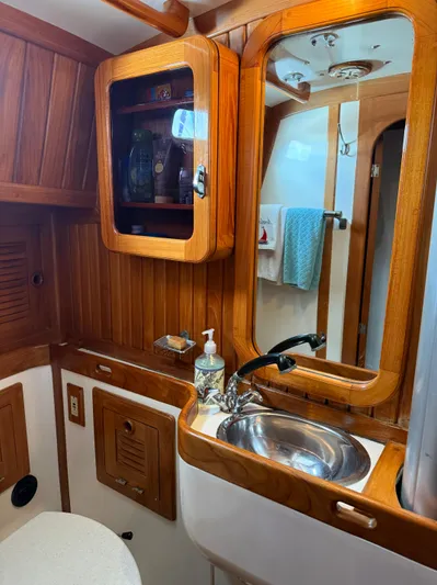 Avalon Yacht Photos Pics 