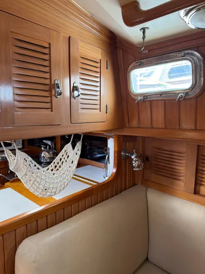 Avalon Yacht Photos Pics 