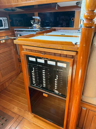 Avalon Yacht Photos Pics 