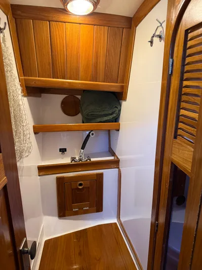 Avalon Yacht Photos Pics 