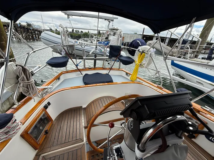 Avalon Yacht Photos Pics 