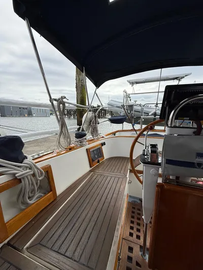 Avalon Yacht Photos Pics 