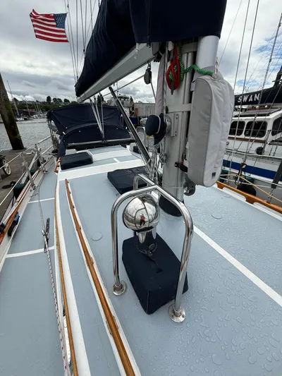 Avalon Yacht Photos Pics 