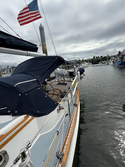 Avalon Yacht Photos Pics 