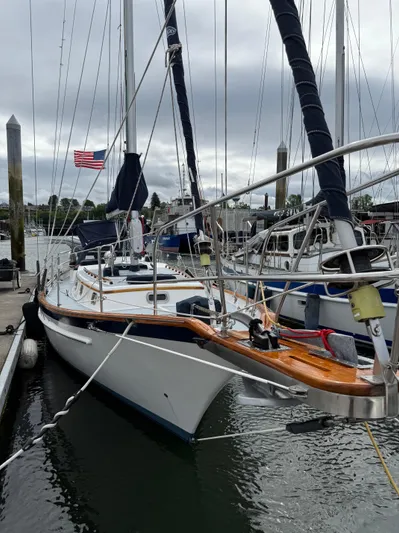 Avalon Yacht Photos Pics 