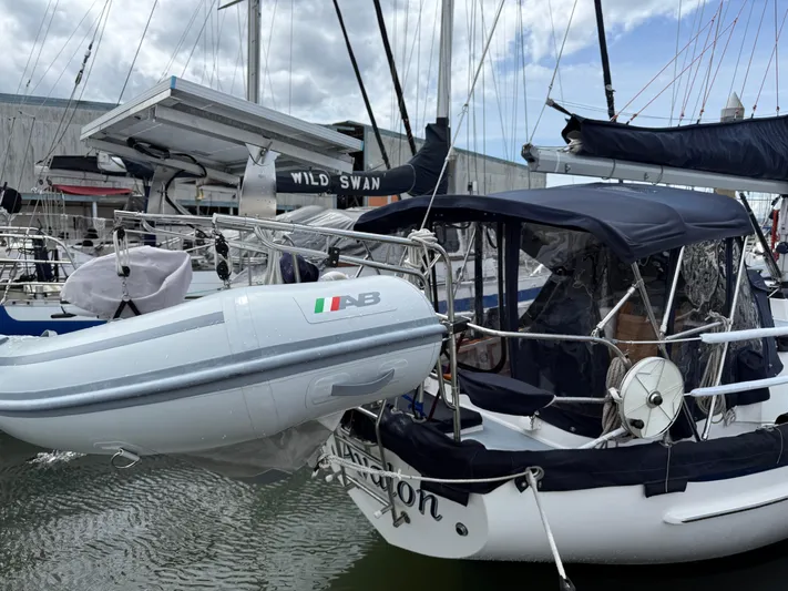 Avalon Yacht Photos Pics 