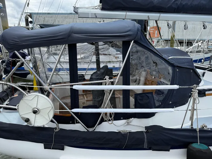 Avalon Yacht Photos Pics 