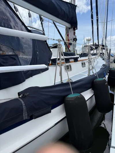 Avalon Yacht Photos Pics 