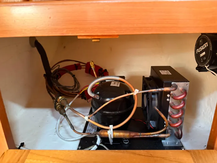 Avalon Yacht Photos Pics 