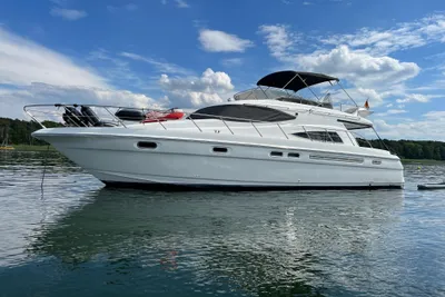 2007 Sealine T52