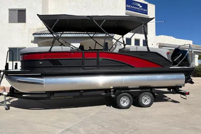 Bennington 22 MFB
