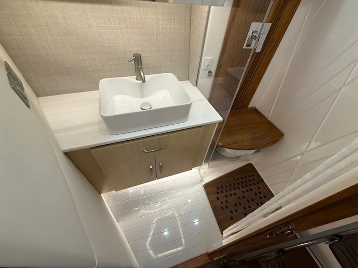  Yacht Photos Pics 2026 REGAL 36 XO - Image 4