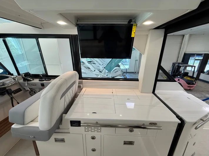  Yacht Photos Pics 2026 REGAL 36 XO - Image 16