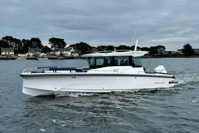 2025 Axopar 29 XC Cross Cabin