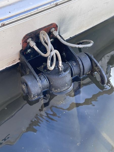 2004 Sea Ray 480 Sedan Bridge