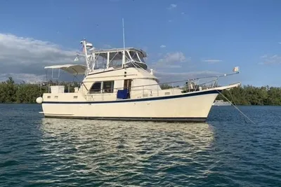 Hatteras 42 LRC