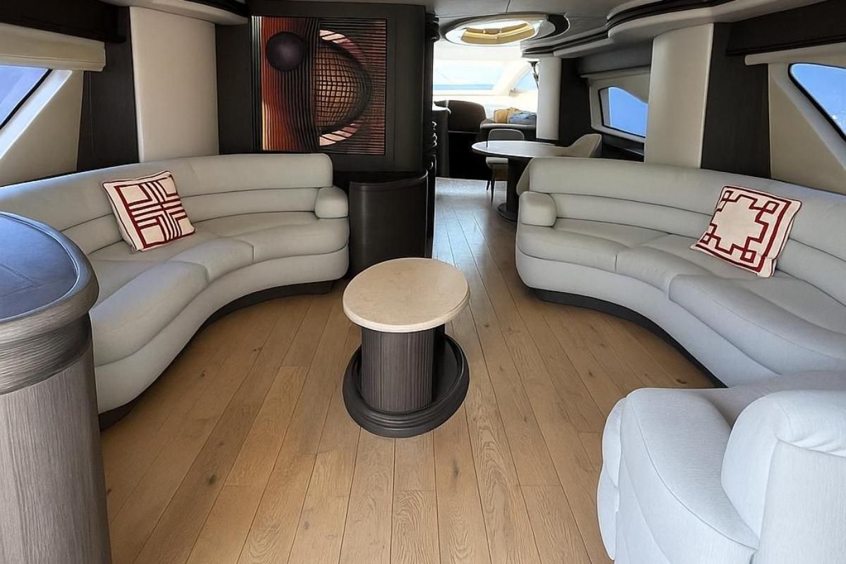 2004 Azimut 82 