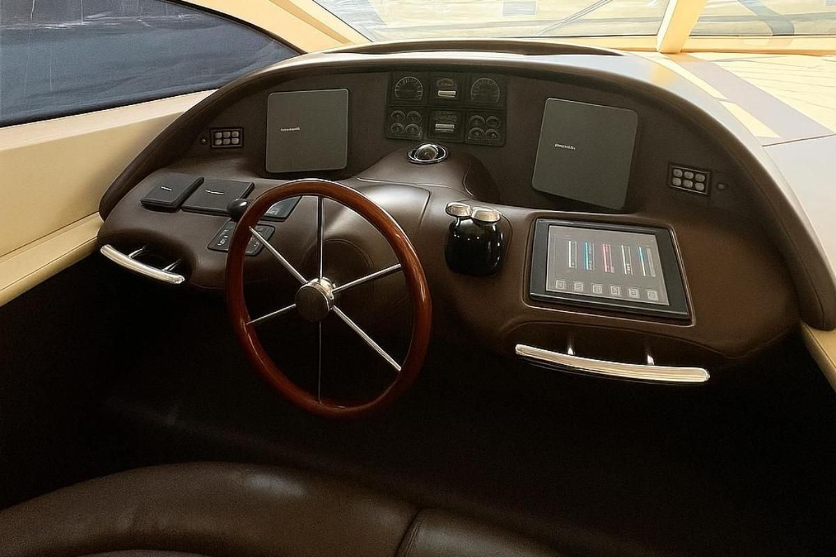 2004 Azimut 82 