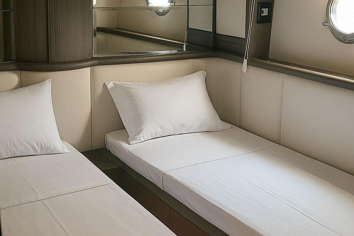 2004 Azimut 82 