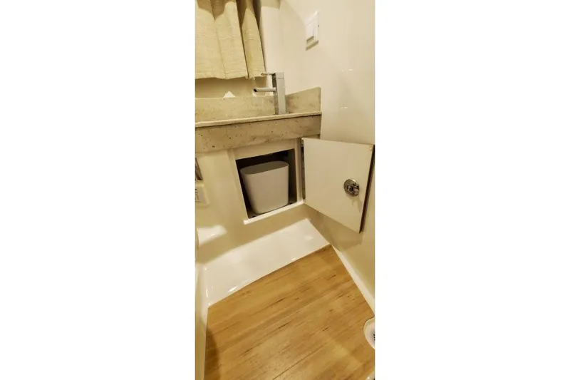  Yacht Photos Pics 2017 Formula 350 Crossover Bowrider bathroom with open cabinet and modern sink.