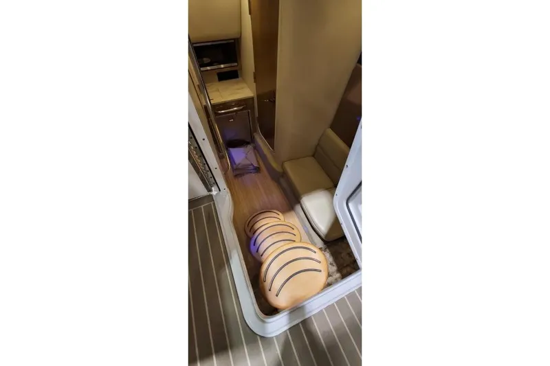  Yacht Photos Pics Interior of 2017 Formula 350 Crossover Bowrider, featuring seating and modern design.