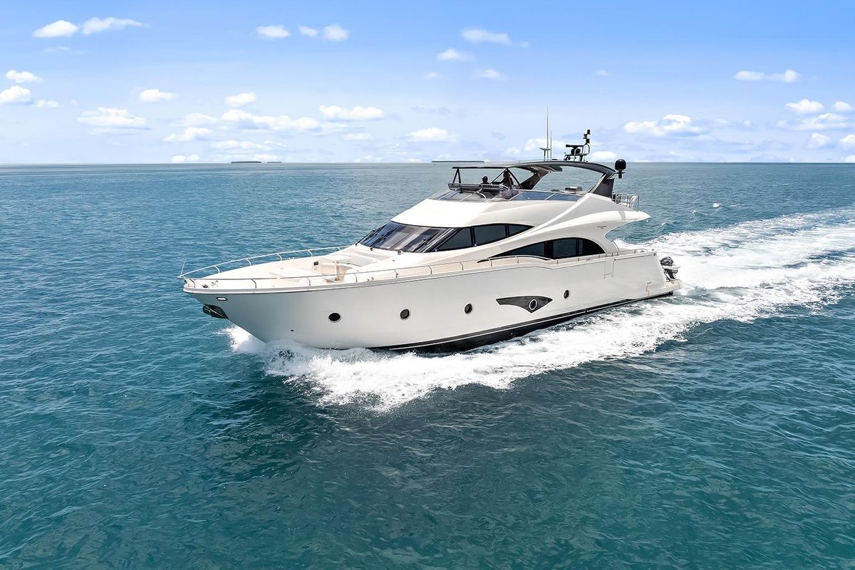 2016 Marquis 72 