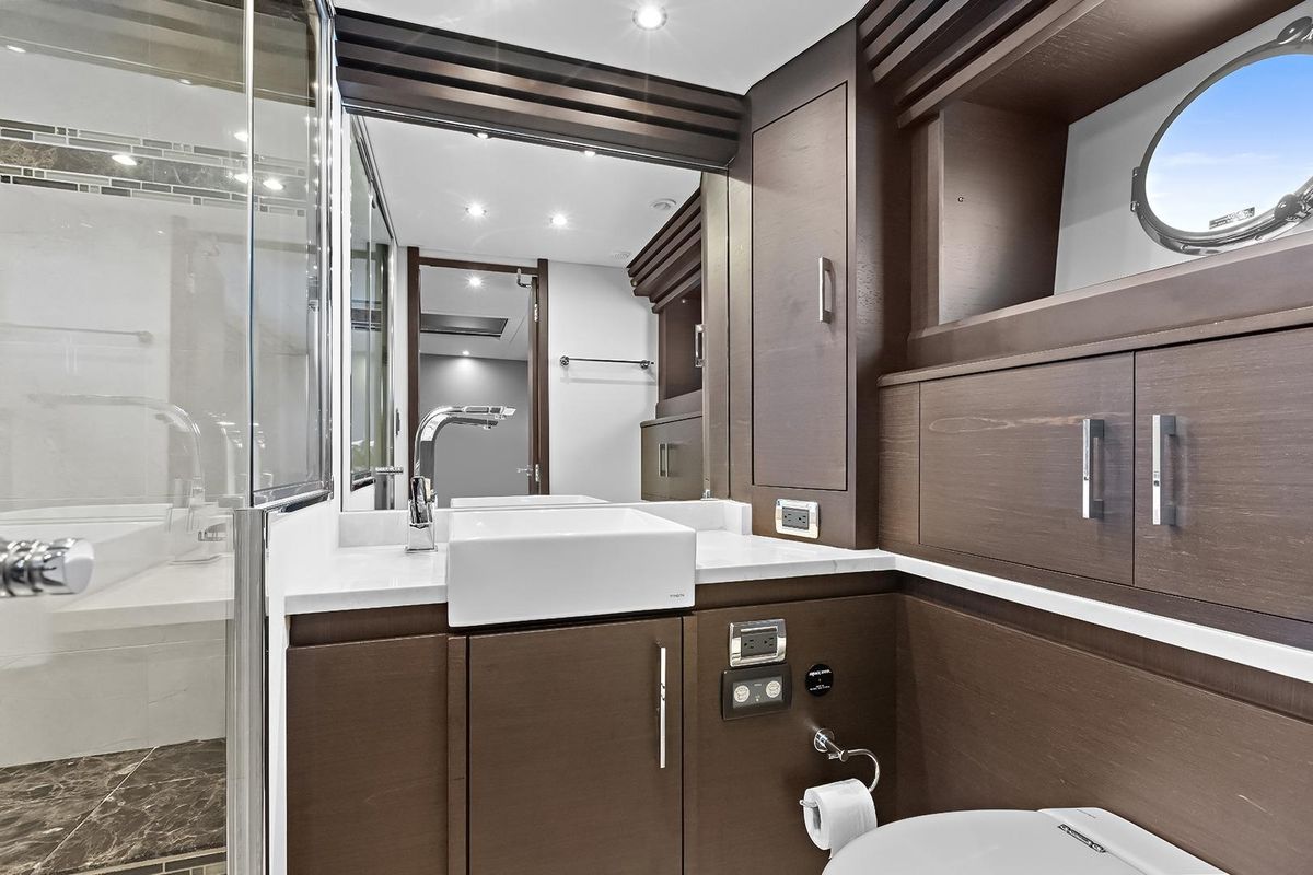2016 Marquis 72 