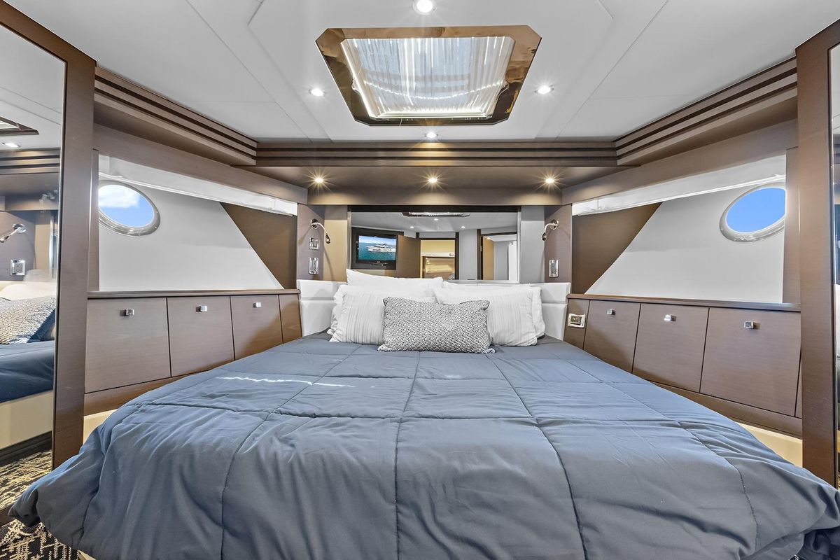 2016 Marquis 72 