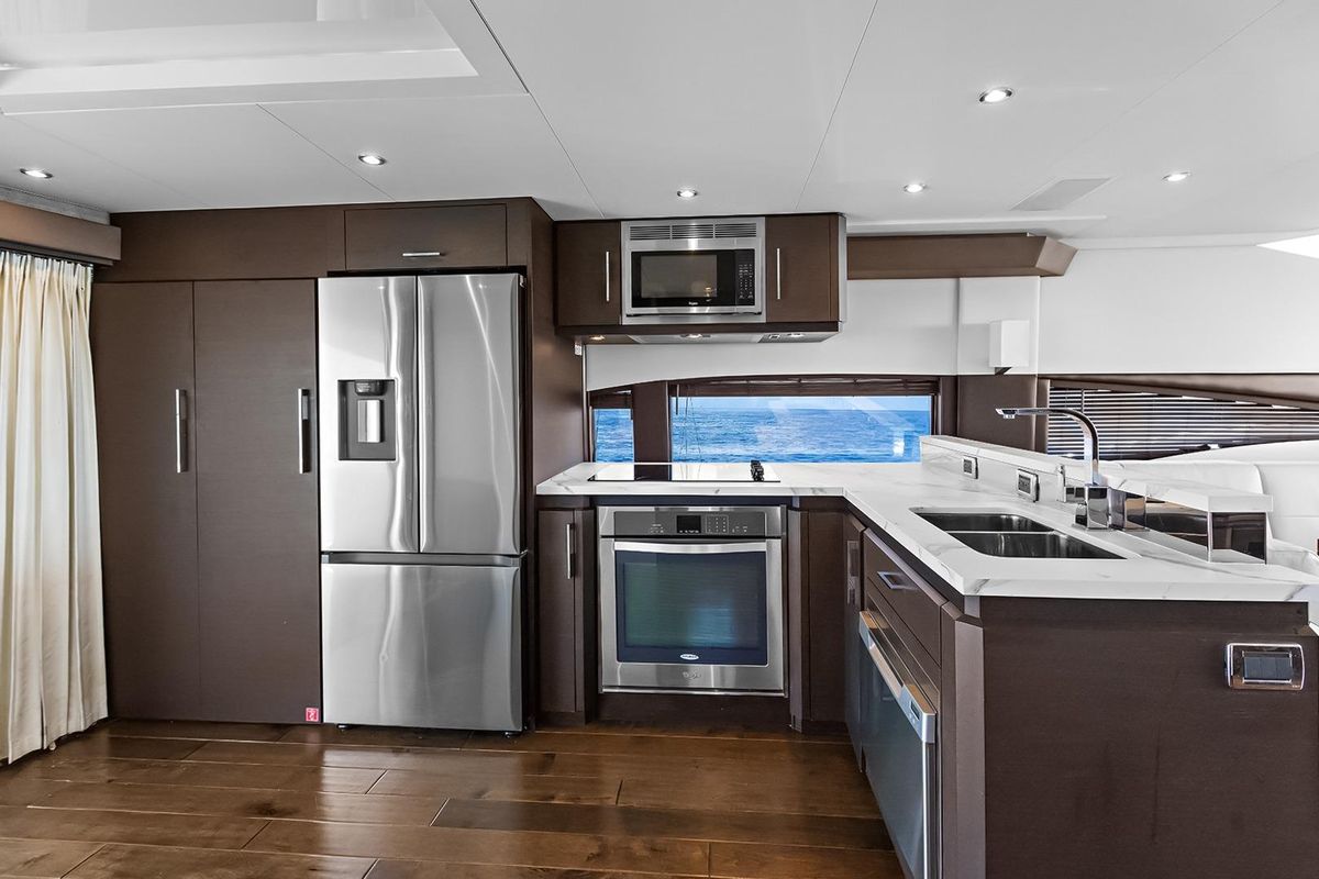 2016 Marquis 72 