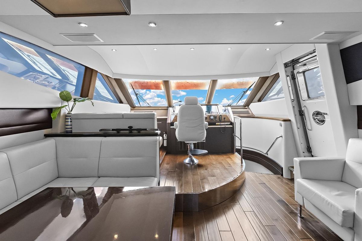 2016 Marquis 72 