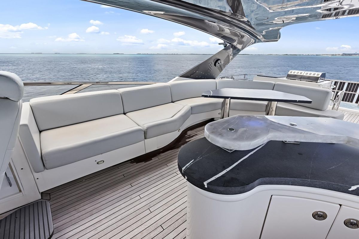 2016 Marquis 72 
