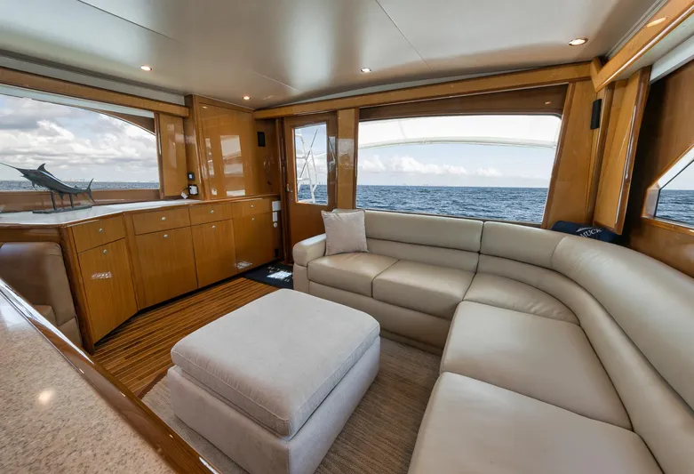 Amuck Yacht Photos Pics 