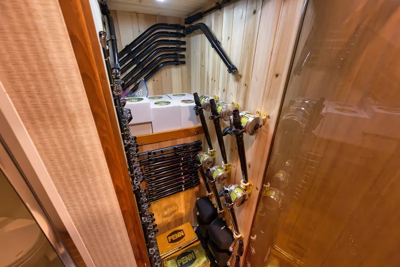 Amuck Yacht Photos Pics 