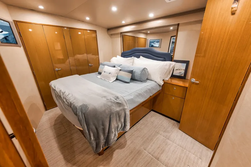 Amuck Yacht Photos Pics 