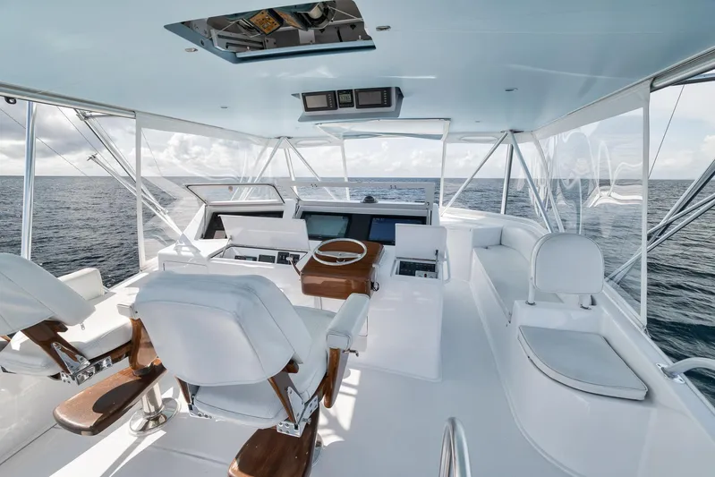 Amuck Yacht Photos Pics 