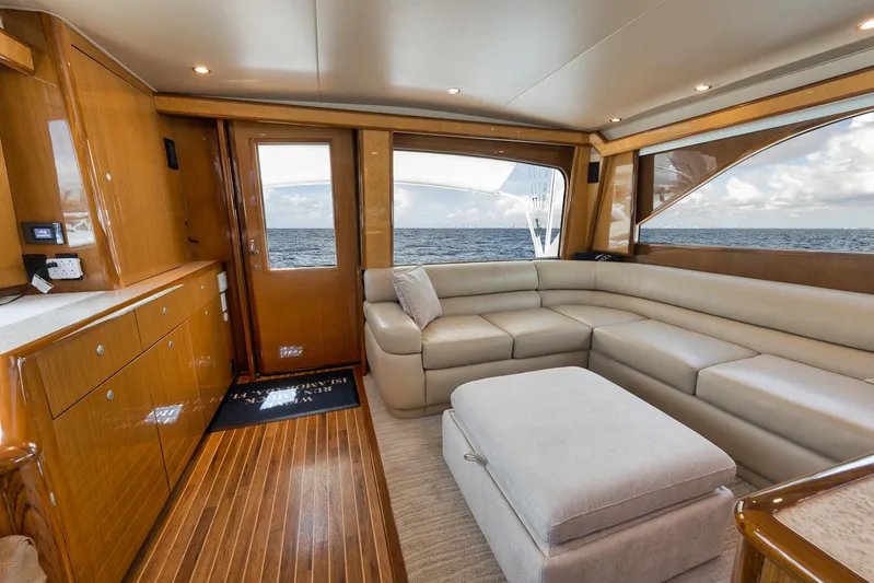 Amuck Yacht Photos Pics 