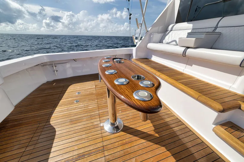 Amuck Yacht Photos Pics 