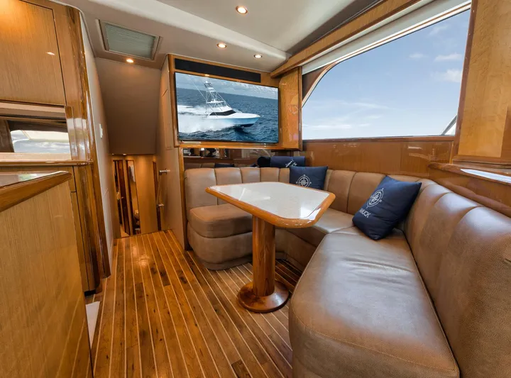 Amuck Yacht Photos Pics 