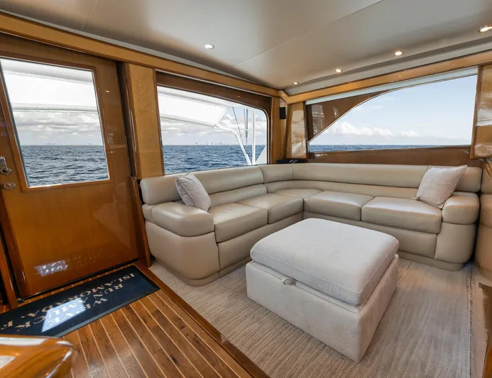 Amuck Yacht Photos Pics 